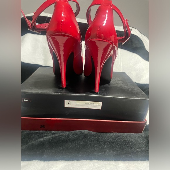 ❤️‍🔥👠Red Ankle Strap Pumps❤️‍🔥👠 - Picture 4 of 9